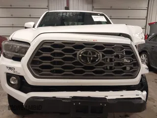 2021 Toyota Tacoma 4WD SR5 with VIN 3TMDZ5BN6MM113743, listed as a IAAI auction lot 41413775 with 24,735 mi miles. Bid and sale history available at carsss.com. Image 13.