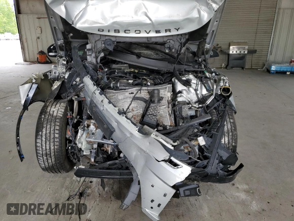 2019 Land Rover Discovery HSE with VIN SALRR2RV3K2400965, listed as a Copart auction lot 57028873 with 85,734 mi miles. Bid and sale history available at carsss.com. Image 13.