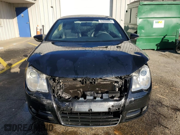 2011 Volkswagen Eos Komfort with VIN WVWBW7AHXBV004423, listed as a Copart auction lot 83606054 with 82,440 mi miles and Salvage Title. Bid and sale history available at DreamBid. Image 5.