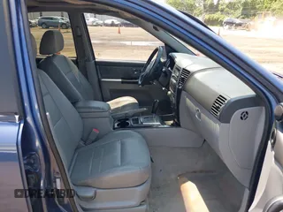 2007 Kia Sorento LX with VIN KNDJD736775665931, listed as a IAAI auction lot 42471301 with 119,870 mi miles and . Bid and sale history available at DreamBid. Image 5.