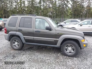 2006 Jeep Liberty Sport z VIN 1J4GL48KX6W164231, wystawiony jako IAAI lot #42247897 z przebiegiem 177 394 mil mil oraz . Historia ofert i sprzedaży dostępna na DreamBid. Obrazek 13.