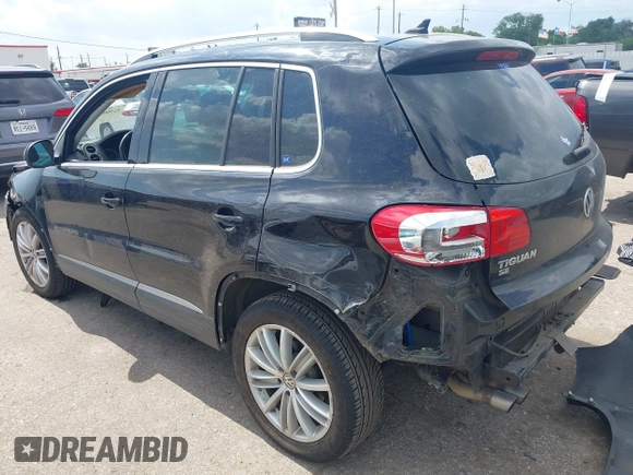 2016 Volkswagen Tiguan R-Line with VIN WVGAV7AX4GW602817, listed as a IAAI auction lot 42460344 with 124,612 mi miles and . Bid and sale history available at DreamBid. Image 3.