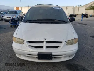 1998 Dodge Caravan LE z VIN 1B4GP54L1WB720025, wystawiony jako Copart lot #47730365 z przebiegiem 88 231 mil mil oraz Czysty tytuł • Clean title. Historia ofert i sprzedaży dostępna na DreamBid. Obrazek 5.