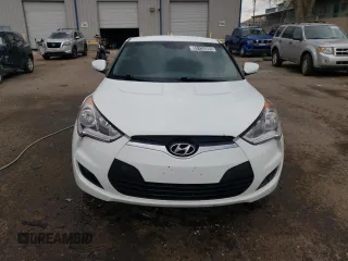 2016 Hyundai Veloster z VIN KMHTC6AD5GU266122, wystawiony jako Copart lot #55153085 z przebiegiem 100 068 mil mil oraz Czysty tytuł • Clean title. Historia ofert i sprzedaży dostępna na DreamBid. Obrazek 5.