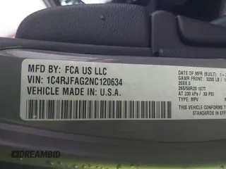 2022 Jeep Grand Cherokee Laredo E z VIN 1C4RJFAG2NC120634, wystawiony jako IAAI lot #41555164 z przebiegiem Nie podano mil oraz . Historia ofert i sprzedaży dostępna na DreamBid. Obrazek 9.
