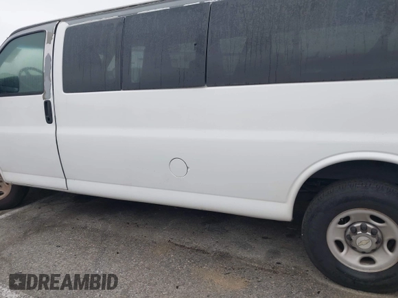 2010 Chevrolet Express Passenger LT with VIN 1GA2G1DG1A1105460, listed as a IAAI auction lot 42183627 with 165,692 mi miles and . Bid and sale history available at DreamBid. Image 13.