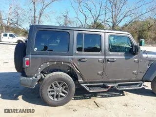2024 Jeep Wrangler Willys with VIN 1C4PJXDNXRW125950, listed as a IAAI auction lot 41497980 with 26,574 mi miles. Bid and sale history available at carsss.com. Image 6.