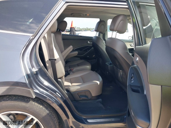 2017 Hyundai Santa Fe Limited Ultimate with VIN KM8SRDHF2HU250614, listed as a IAAI auction lot 41564343 with 111,074 mi miles. Bid and sale history available at carsss.com. Image 8.