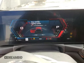 2025 BMW M4 Competition xDrive z VIN WBS33HK02SCU00054, wystawiony jako Copart lot #47260555 z przebiegiem 3 709 mil mil oraz Szkoda całkowita • Salvage title. Historia ofert i sprzedaży dostępna na DreamBid. Obrazek 9.