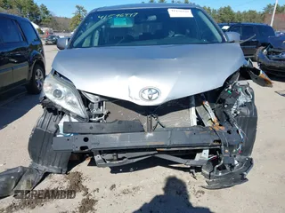 2016 Toyota Sienna LE AAS with VIN 5TDKK3DC6GS711315, listed as a IAAI auction lot 41958420 with 175,413 mi miles. Bid and sale history available at carsss.com. Image 6.
