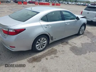 2013 Lexus ES 300h with VIN JTHBW1GG8D2026600, listed as a IAAI auction lot 42418702 with 114,652 mi miles and . Bid and sale history available at DreamBid. Image 4.