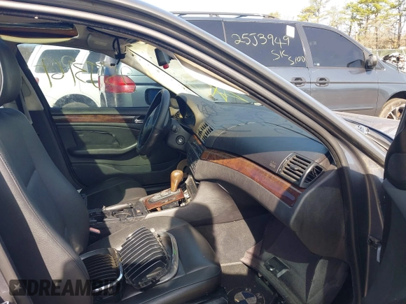 2003 BMW 3 Series 325i with VIN WBAAZ334X3PH35526, listed as a IAAI auction lot 42074943 with Not provided miles and . Bid and sale history available at DreamBid. Image 5.