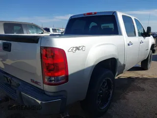 2011 GMC Sierra 1500 SLT with VIN 3GTP2WE36BG100648, listed as a IAAI auction lot 41638421 with 291,205 mi miles and . Bid and sale history available at DreamBid. Image 4.