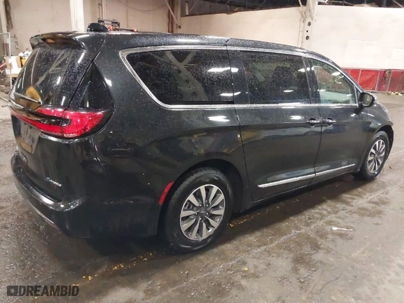 2023 Chrysler Pacifica Hybrid Limited with VIN 2C4RC1S74PR632658, listed as a IAAI auction lot 41862499 with 47,919 mi miles. Bid and sale history available at carsss.com. Image 4.