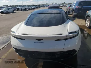 2019 Aston Martin DB11 V8 z VIN SCFRMFAW0KGL05298, wystawiony jako Copart lot #73723684 z przebiegiem Nie podano mil oraz Nie do naprawy. Historia ofert i sprzedaży dostępna na DreamBid. Obrazek 6.