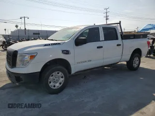 2017 Nissan Titan with VIN 1N6AA1F10HN501280, listed as a Copart auction lot 54110355 with 217,906 mi miles and Clean title. Bid and sale history available at DreamBid. Image 1.
