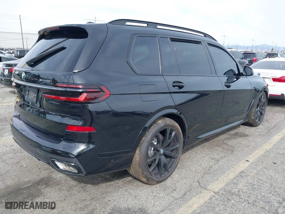 2025 BMW X7 xDrive40i with VIN 5UX23EM07S9Z10913, listed as a IAAI auction lot 41686089 with 1 mi miles. Bid and sale history available at carsss.com. Image 4.