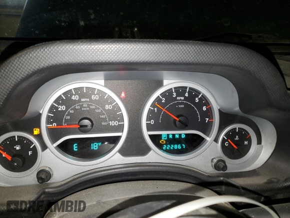 2007 Jeep Wrangler Sahara with VIN 1J4FA54127L127598, listed as a Copart auction lot 44049475 with 222,867 mi miles and Salvage title. Bid and sale history available at DreamBid. Image 9.