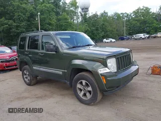 2008 Jeep Liberty Sport z VIN 1J8GN28K28W253338, wystawiony jako IAAI lot #42468451 z przebiegiem 201 725 mil mil oraz . Historia ofert i sprzedaży dostępna na DreamBid. Obrazek 1.