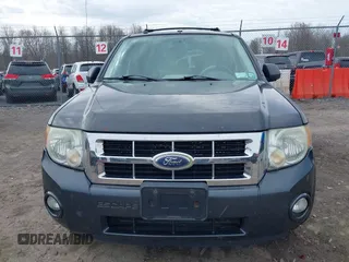 2008 Ford Escape XLT with VIN 1FMCU93118KA95738, listed as a IAAI auction lot 42051010 with 191,112 mi miles. Bid and sale history available at carsss.com. Image 6.