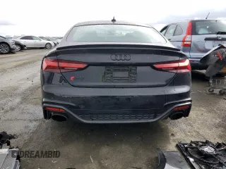 2022 Audi RS 5 Sportback z VIN WUAAWCF53NA902427, wystawiony jako Copart lot #45095014 z przebiegiem 13 104 mil mil oraz . Historia ofert i sprzedaży dostępna na DreamBid. Obrazek 6.