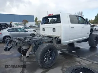 2019 Ram 2500 Lone Star z VIN 3C6UR5MLXKG623625, wystawiony jako IAAI lot #41082618 z przebiegiem 81 521 mil mil oraz . Historia ofert i sprzedaży dostępna na DreamBid. Obrazek 4.