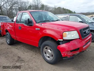 2005 Ford F-150 XL with VIN 1FTRF12W65KC68608, listed as a IAAI auction lot 41917430 with 999,999 mi miles. Bid and sale history available at carsss.com. Image 1.