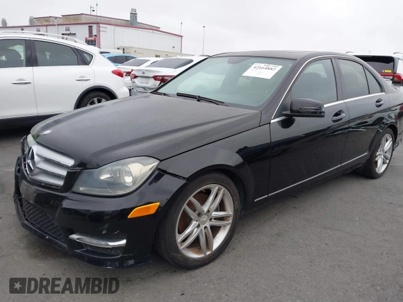 2013 Mercedes-Benz C 250 Sport z VIN WDDGF4HBXDR261850, wystawiony jako IAAI lot #42164882 z przebiegiem 149 257 mil mil oraz . Historia ofert i sprzedaży dostępna na DreamBid. Obrazek 17.