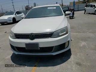 2013 Volkswagen Jetta Autobahn with VIN 3VW4T7AJ4DM288209, listed as a Copart auction lot 61137085 with 240,500 mi miles and Salvage title. Bid and sale history available at DreamBid. Image 13.