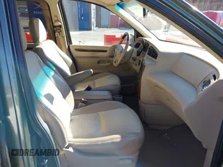 2002 Ford Windstar LTD z VIN 2FMDA58482BB51930, wystawiony jako IAAI lot #41348875 z przebiegiem 92 377 mil mil oraz . Historia ofert i sprzedaży dostępna na DreamBid. Obrazek 5.