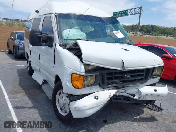 2006 Ford Econoline Cargo с VIN 1FTNE24W66DA55989, выставлен на аукционе IAAI как лот 42358587 с пробегом Не указан миль и . История ставок и продаж доступна на DreamBid. Изображение 6.