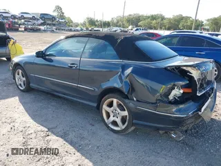 2005 Mercedes-Benz CLK 500 с VIN WDBTK75G75T035547, выставлен на аукционе IAAI как лот 42604824 с пробегом 124 025 миль миль и . История ставок и продаж доступна на DreamBid. Изображение 3.