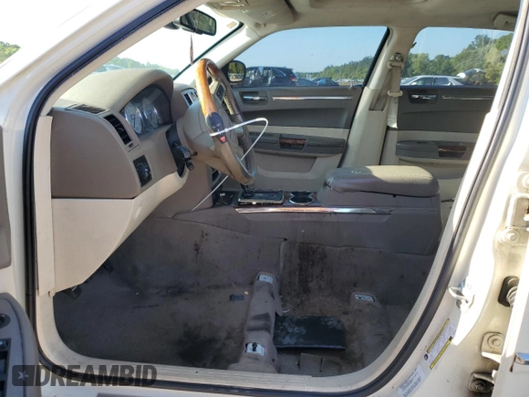 2009 Chrysler 300 with VIN 2C3LA63T59H583018, listed as a Copart auction lot 52827155 with 207,021 mi miles and Clean Title. Bid and sale history available at carsss.com. Image 7.