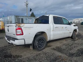 2020 Ram 1500 Big Horn z VIN 1C6SRFFT7LN128110, wystawiony jako IAAI lot #41885725 z przebiegiem 124 043 mil mil oraz . Historia ofert i sprzedaży dostępna na DreamBid. Obrazek 4.