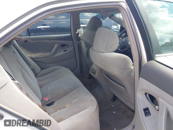 2007 Toyota Camry CE z VIN 4T1BE46K47U586629, wystawiony jako IAAI lot #42434797 z przebiegiem 261 964 mil mil oraz . Historia ofert i sprzedaży dostępna na DreamBid. Obrazek 8.