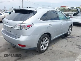 2010 Lexus RX 350 z VIN 2T2ZK1BA4AC032983, wystawiony jako IAAI lot #42443559 z przebiegiem 209 650 mil mil oraz . Historia ofert i sprzedaży dostępna na DreamBid. Obrazek 4.