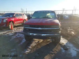 2000 Chevrolet Silverado 1500 LT with VIN 1GCEK19T1YE270422, listed as a IAAI auction lot 41584657 with 155,350 mi miles. Bid and sale history available at carsss.com. Image 12.