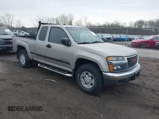 2004 GMC Canyon SLE Z71 with VIN 1GTDT196248107595, listed as a IAAI auction lot 41791475 with 107,172 mi miles. Bid and sale history available at carsss.com. Image 1.