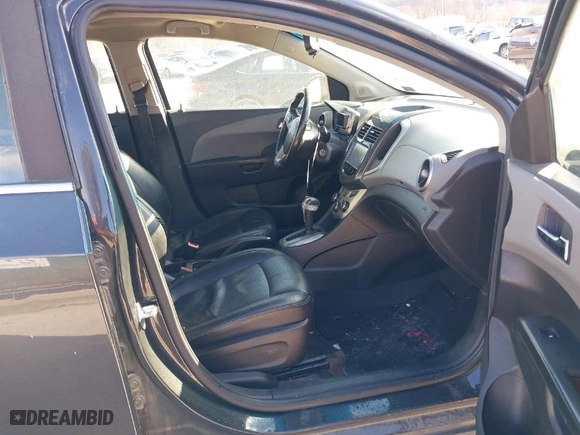 2015 Chevrolet Sonic LTZ with VIN 1G1JE5SB1F4100913, listed as a IAAI auction lot 41039461 with NaN miles. Bid and sale history available at carsss.com. Image 5.