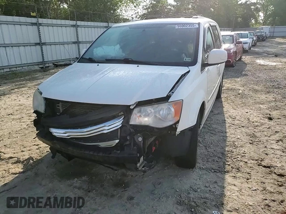2013 Chrysler Town & Country Touring z VIN 2C4RC1BG3DR674413, wystawiony jako Copart lot #55902355 z przebiegiem 131 434 mil mil oraz Szkoda całkowita • Salvage title. Historia ofert i sprzedaży dostępna na DreamBid. Obrazek 14.