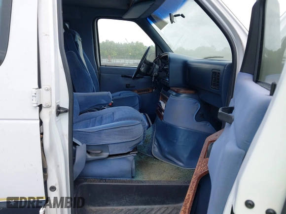1996 Ford Econoline Cargo z VIN 1FDEE14H0THB33890, wystawiony jako IAAI lot #42460711 z przebiegiem 283 645 mil mil oraz . Historia ofert i sprzedaży dostępna na DreamBid. Obrazek 5.