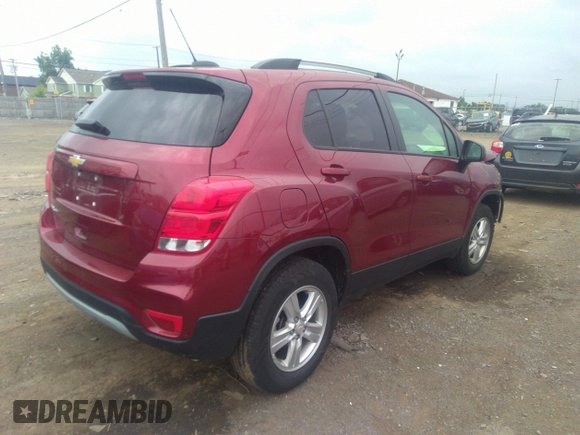 2021 Chevrolet Trax LT with VIN KL7CJPSM4MB367798, listed as a IAAI auction lot 37214815 with 17,642 mi miles. Bid and sale history available at carsss.com. Image 4.