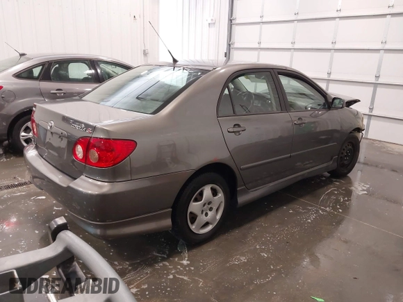 2006 Toyota Corolla CE z VIN 2T1BR32E26C680457, wystawiony jako IAAI lot #42171025 z przebiegiem 160 017 mil mil oraz . Historia ofert i sprzedaży dostępna na DreamBid. Obrazek 4.