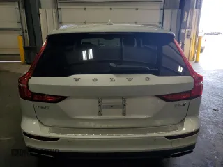 2020 Volvo V60 z VIN YV4102WK3L1037371, wystawiony jako Copart lot #54586775 z przebiegiem 67 467 mil mil oraz Szkoda całkowita • Salvage title. Historia ofert i sprzedaży dostępna na DreamBid. Obrazek 6.
