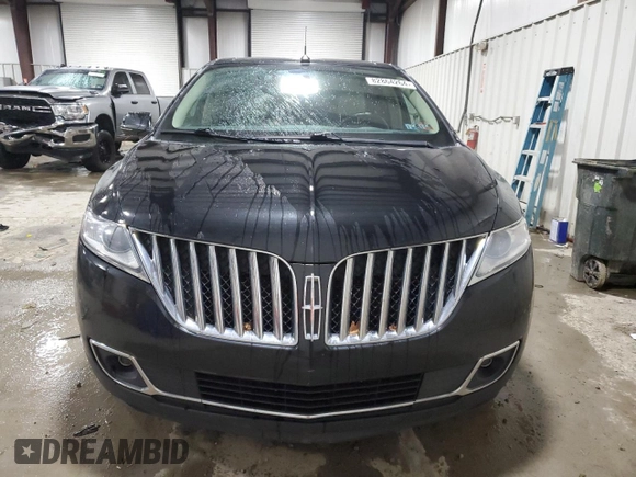 2014 Lincoln MKX with VIN 2LMDJ8JK4EBL16245, listed as a Copart auction lot 82864264 with 180,187 mi miles and Salvage Title. Bid and sale history available at carsss.com. Image 5.