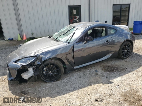 2024 Toyota GR86 Premium with VIN JF1ZNBE16R8752988, listed as a Copart auction lot 63152334 with 2,233 mi miles and Salvage Title. Bid and sale history available at carsss.com. Image 1.