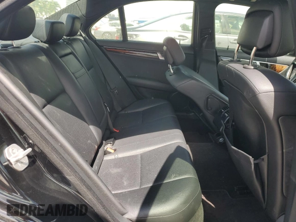 2014 Mercedes-Benz C 250 Sport с VIN WDDGF4HB8EA947546, выставлен на аукционе Copart как лот 61489175 с пробегом 130 482 миль миль и Чистый • Clean title. История ставок и продаж доступна на DreamBid. Изображение 10.