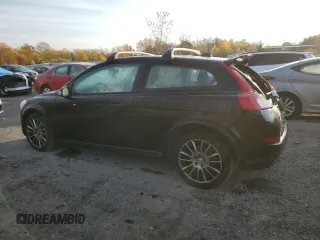2011 Volvo C30 z VIN YV1672MK6B2239194, wystawiony jako Copart lot #77458954 z przebiegiem 149 027 mil mil oraz Tytuł czysty. Historia ofert i sprzedaży dostępna na DreamBid. Obrazek 2.