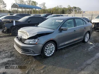 2016 Volkswagen Jetta SEL z VIN 3VWL17AJ3GM309914, wystawiony jako Copart lot #51681525 z przebiegiem 132 154 mil mil oraz Szkoda całkowita • Salvage title. Historia ofert i sprzedaży dostępna na DreamBid. Obrazek 1.