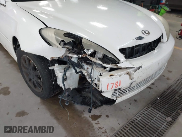 2003 Lexus ES with VIN JTHBF30G036003423, listed as a IAAI auction lot 42201781 with 238,105 mi miles. Bid and sale history available at carsss.com. Image 6.